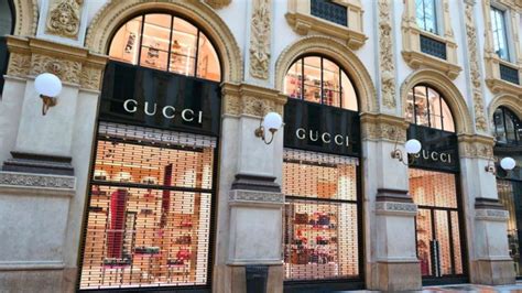 COMUNICATO STAMPA GUCCI E INTESA SANPAOLO: .